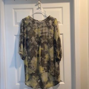 Hug brand women’s 3/4 sleeve blouse